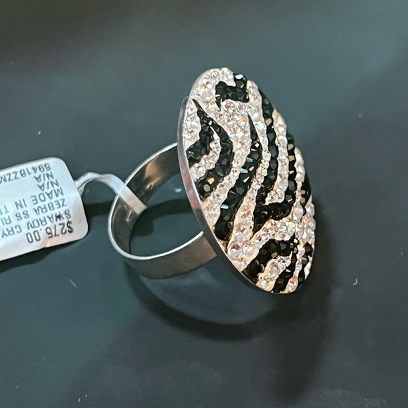 Swarov crystal black/white zebra ring - Picture 16 of 16
